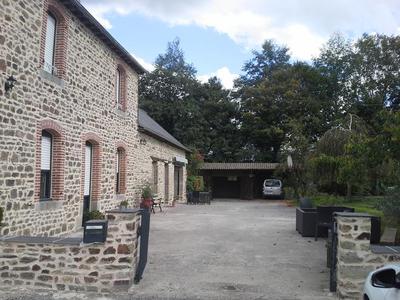 Enrobé noir et pavés avant - Moutiers